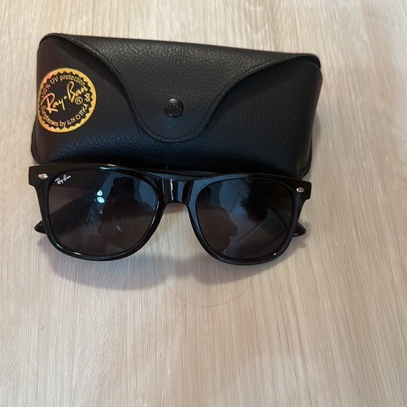Rayban Sunglasses - Picture 4 of 4
